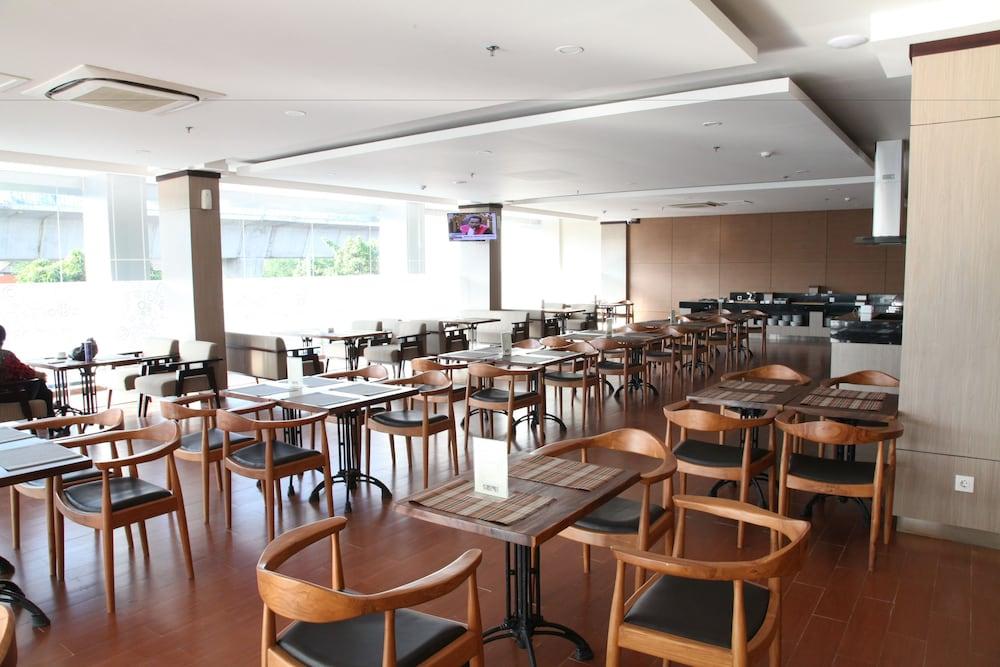 Terraz Tree Hotel Cakarta Dış mekan fotoğraf