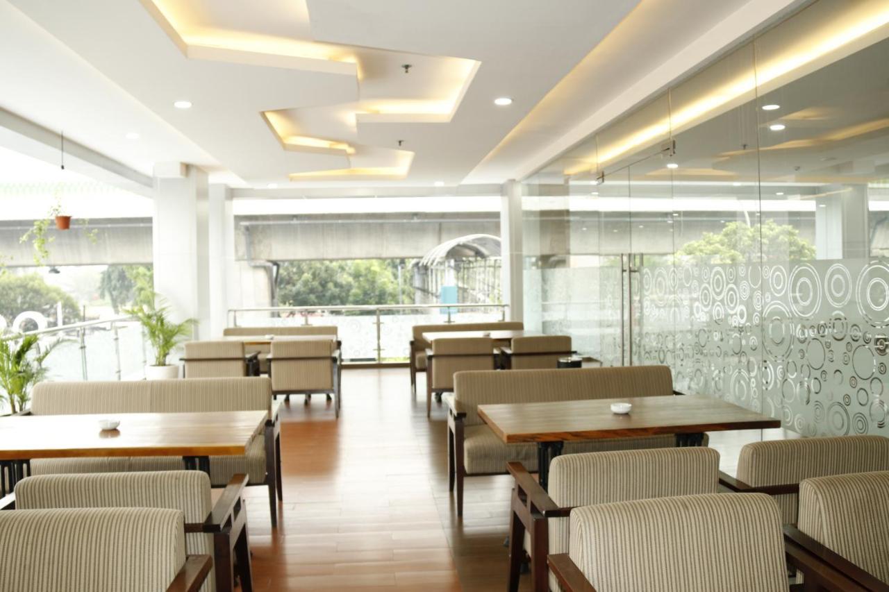 Terraz Tree Hotel Cakarta Dış mekan fotoğraf